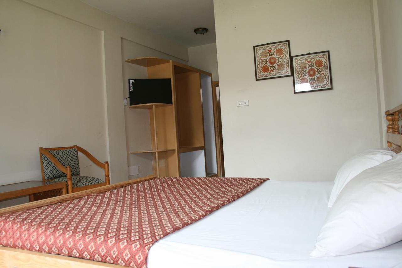 Pine Top Hotels Наран Экстерьер фото