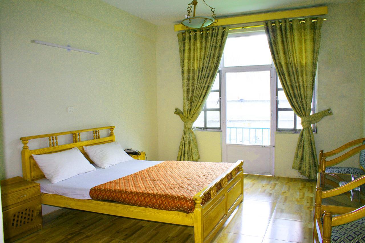 Pine Top Hotels Наран Экстерьер фото
