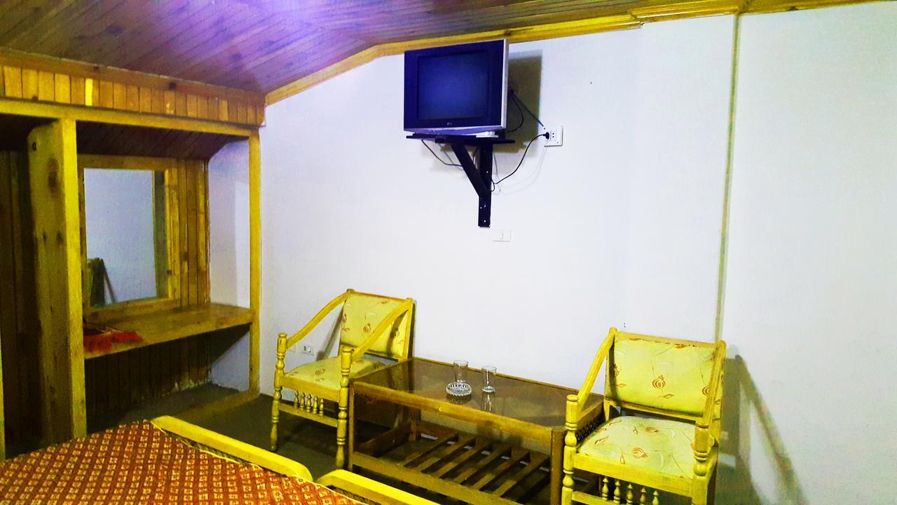Pine Top Hotels Наран Экстерьер фото