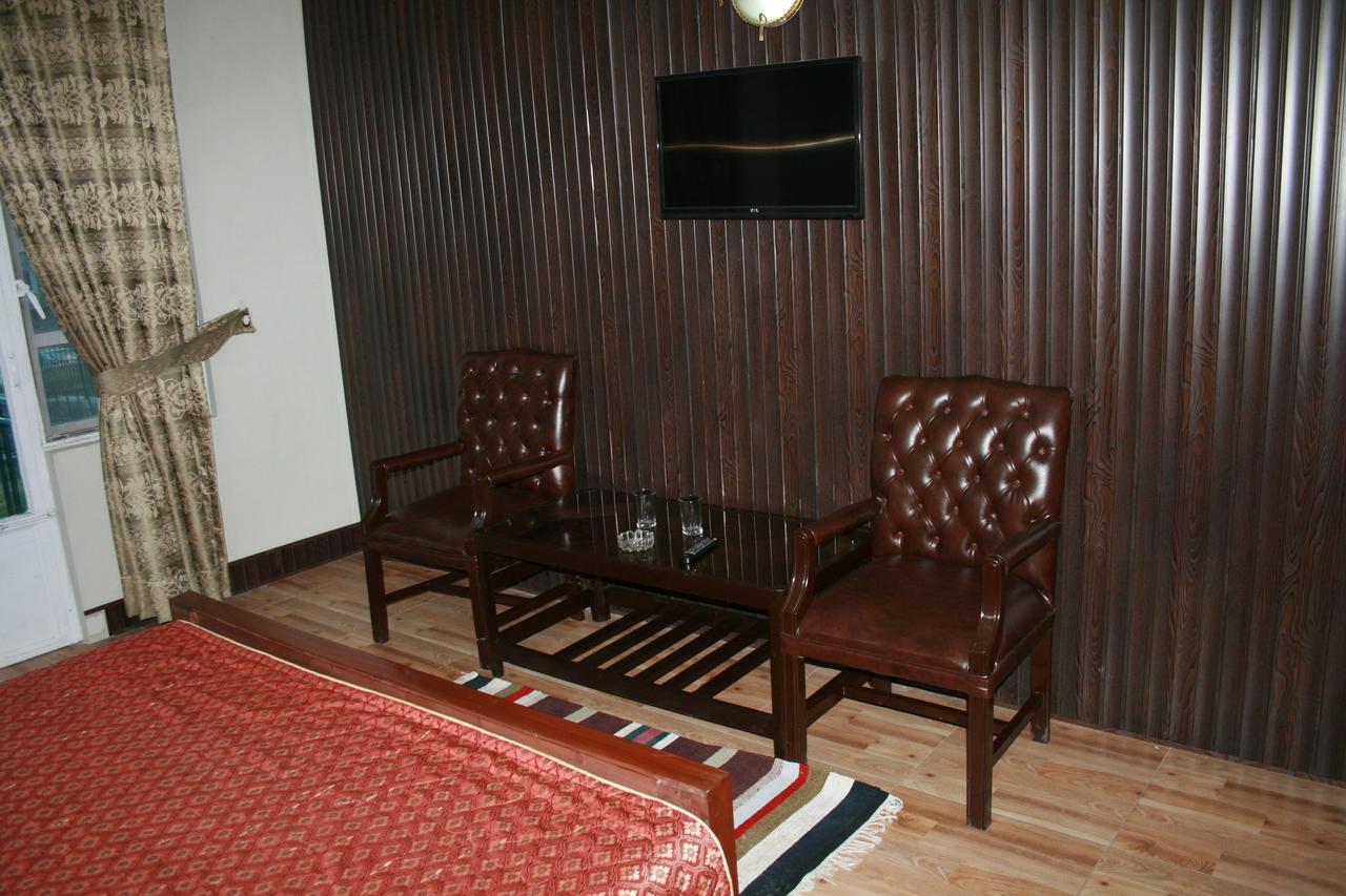 Pine Top Hotels Наран Экстерьер фото