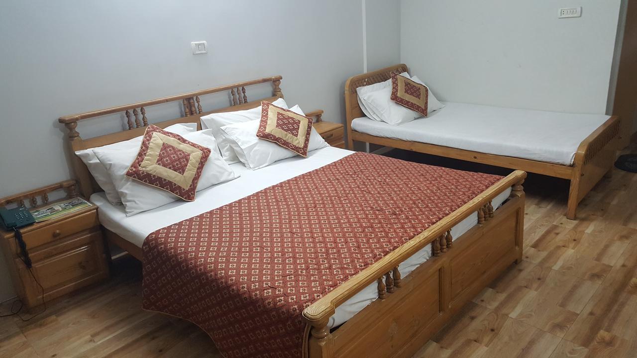 Pine Top Hotels Наран Экстерьер фото