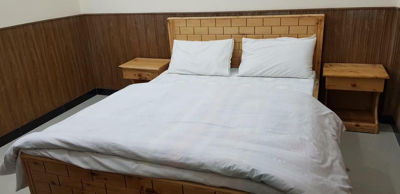 Pine Top Hotels Наран Экстерьер фото